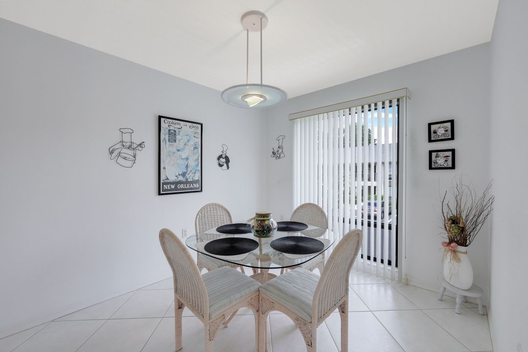 1208 Commonwealth Cir #J-202, Naples, FL 34116