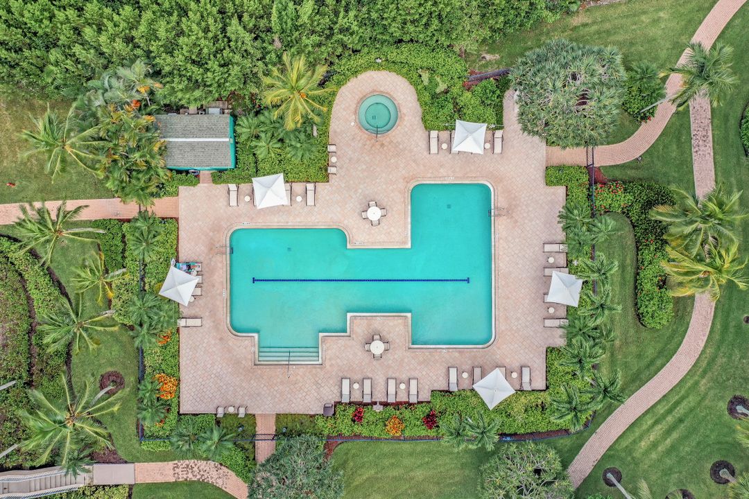 50 Seagate Dr #104, Naples, FL 34103