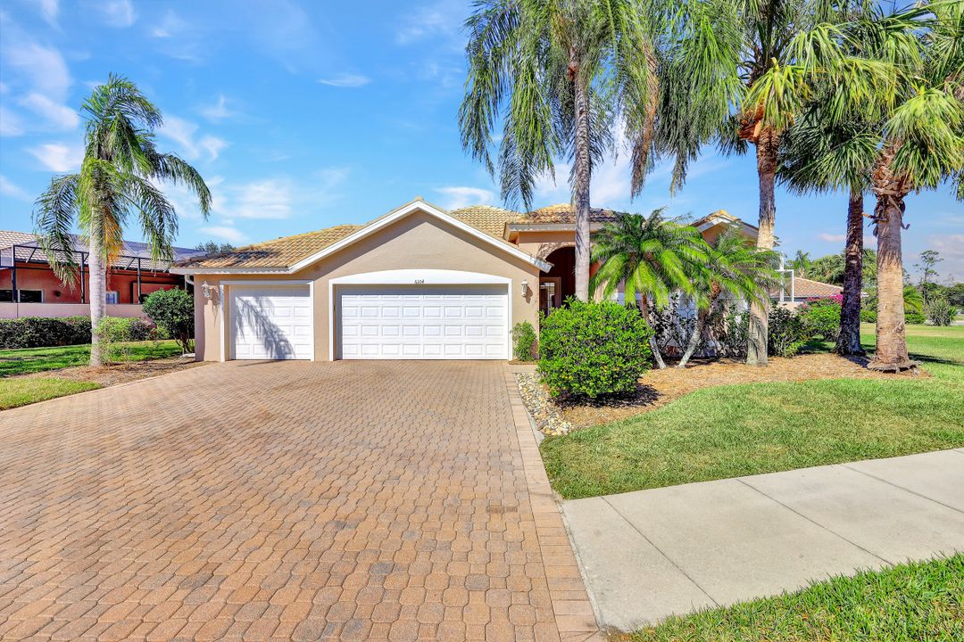 6104 Highwood Park Ln, Naples, FL 34110