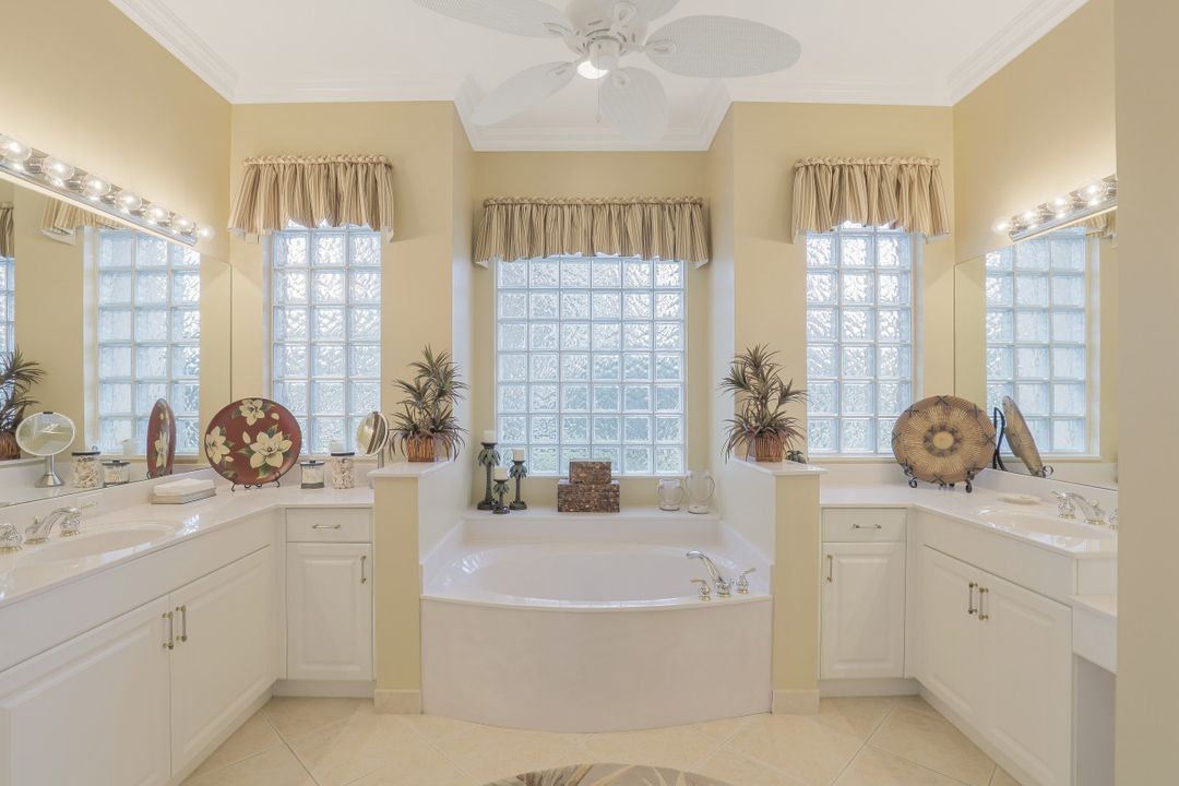 1818 Senegal Date Dr, Naples, FL 34119