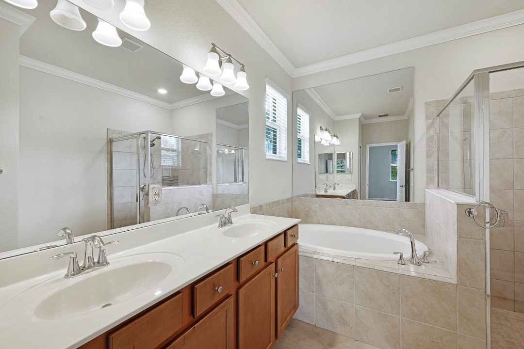 2565 Caslotti Way, Cape Coral, FL 33909