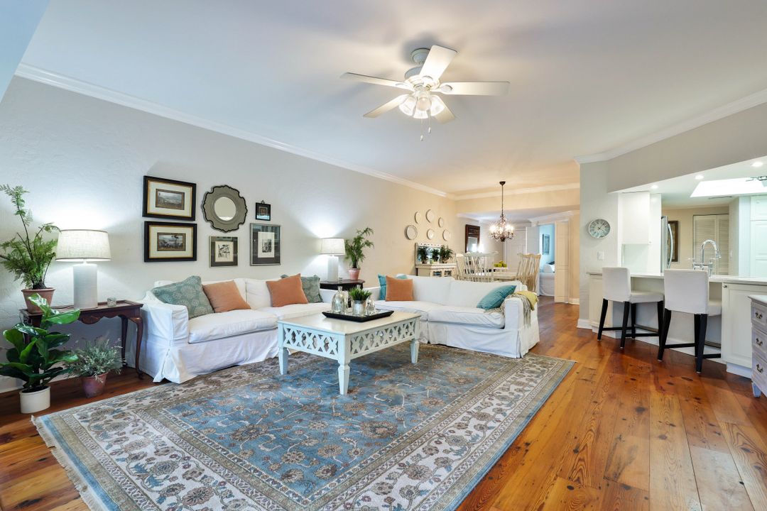 5897 Chanteclair Dr #313, Naples, FL 34108