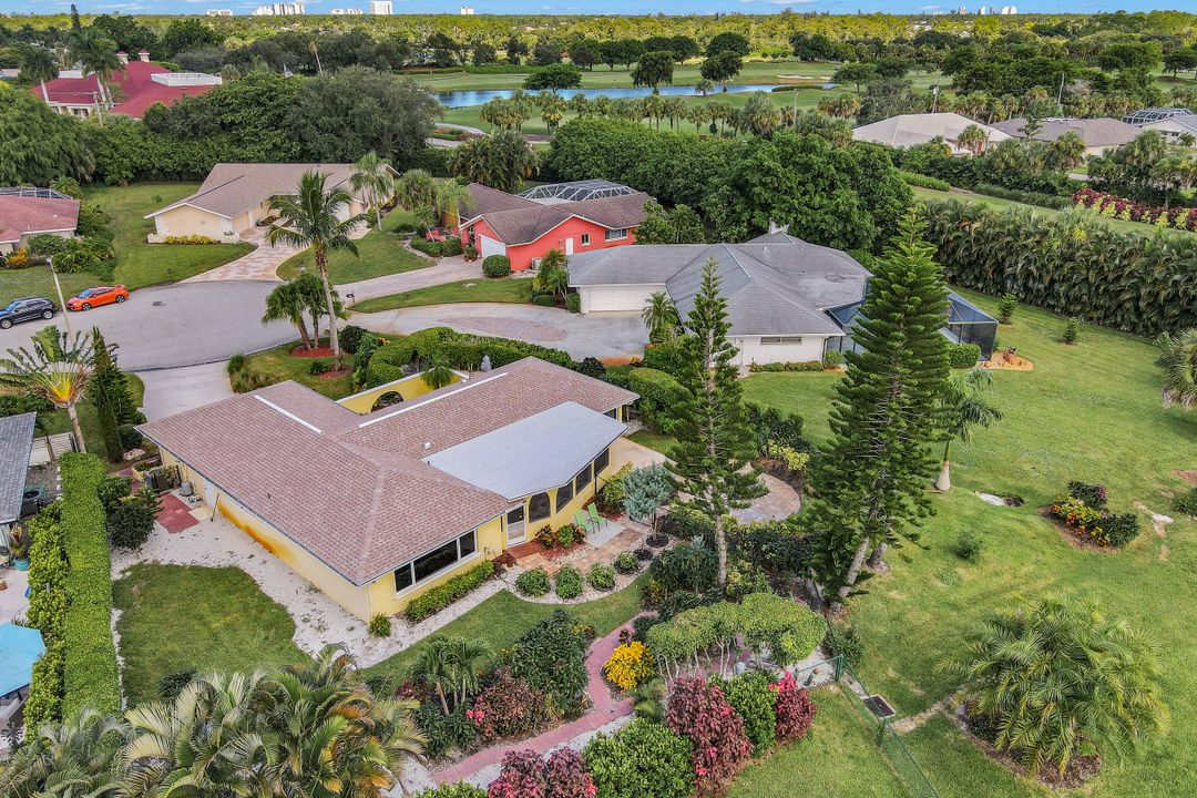 331 Country Club Dr, Naples, FL 34110