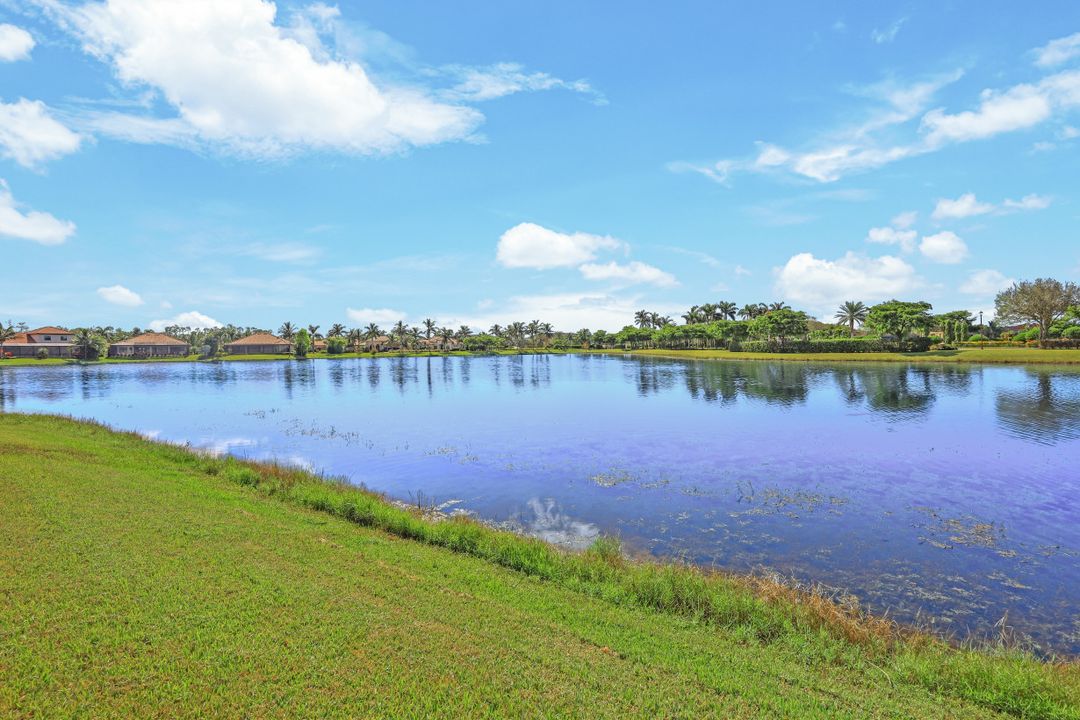 9563 Firenze Cir, Naples, FL 34113