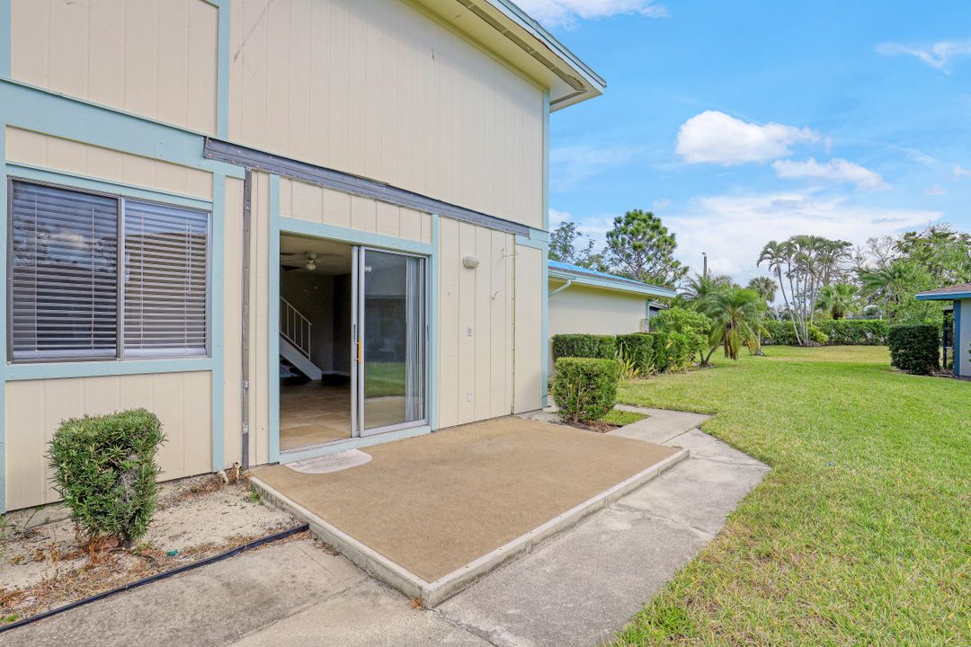 5848 Queen Elizabeth Way ##2, Fort Myers, FL 33907