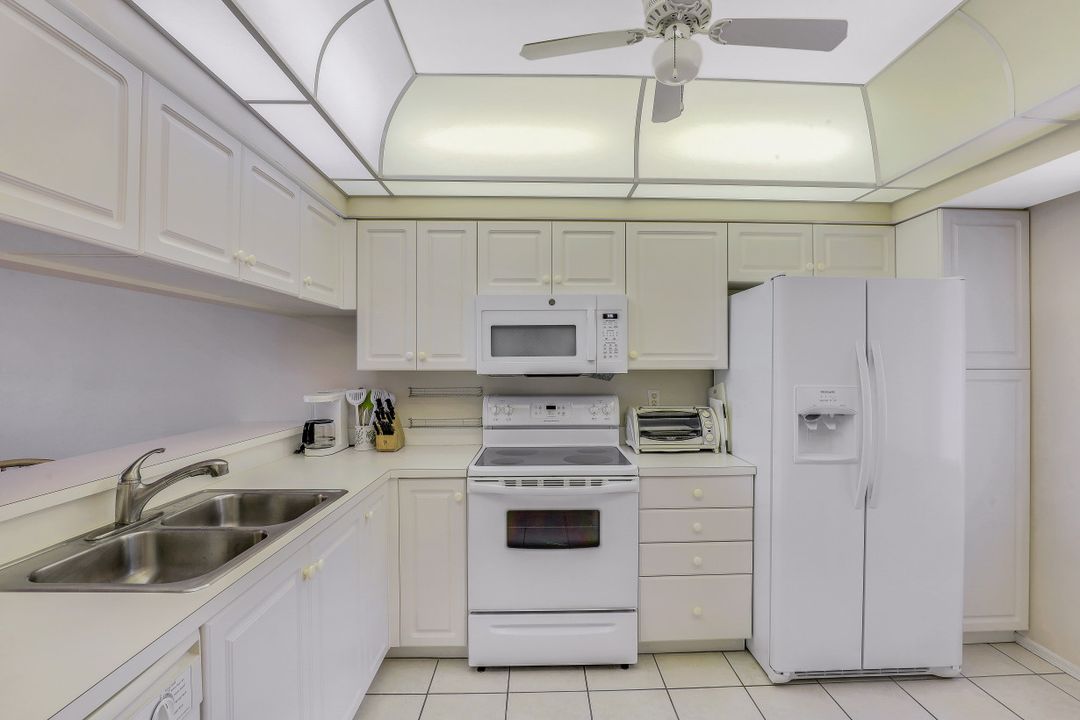 14901 Park Lake Dr #101, Fort Myers, FL 33919