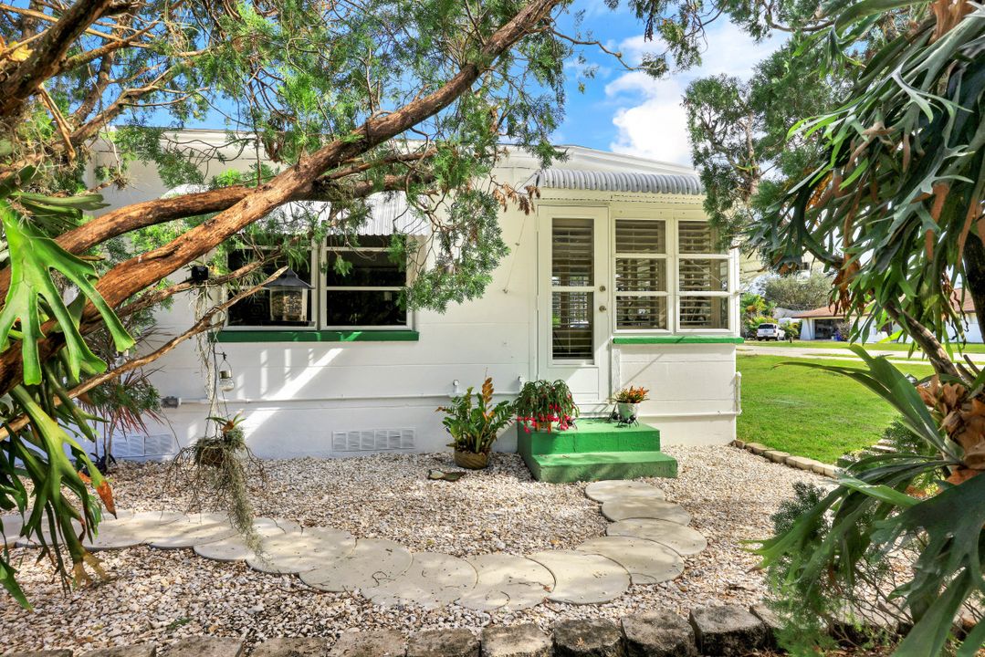 27285 Rio Vista Cir, Bonita Springs, FL 34135