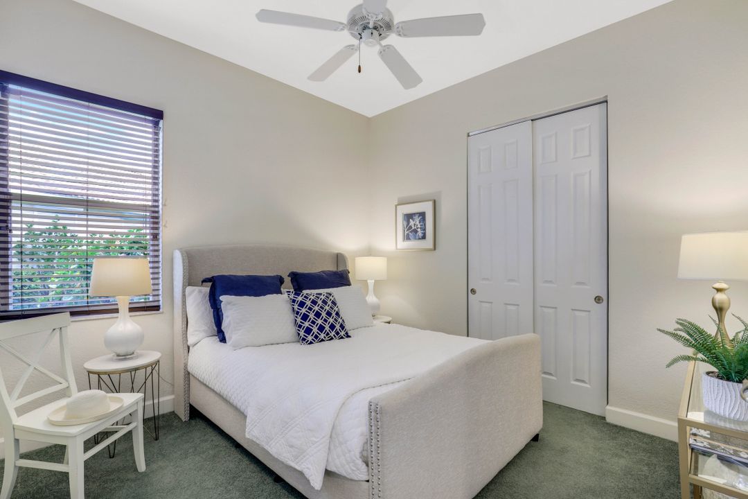 6082 Highwood Park Ct, Naples, FL 34110