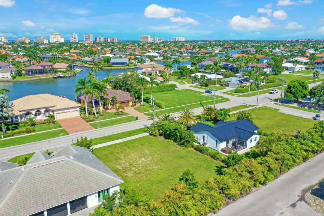 437 S Heathwood Dr, Marco Island, FL 34145