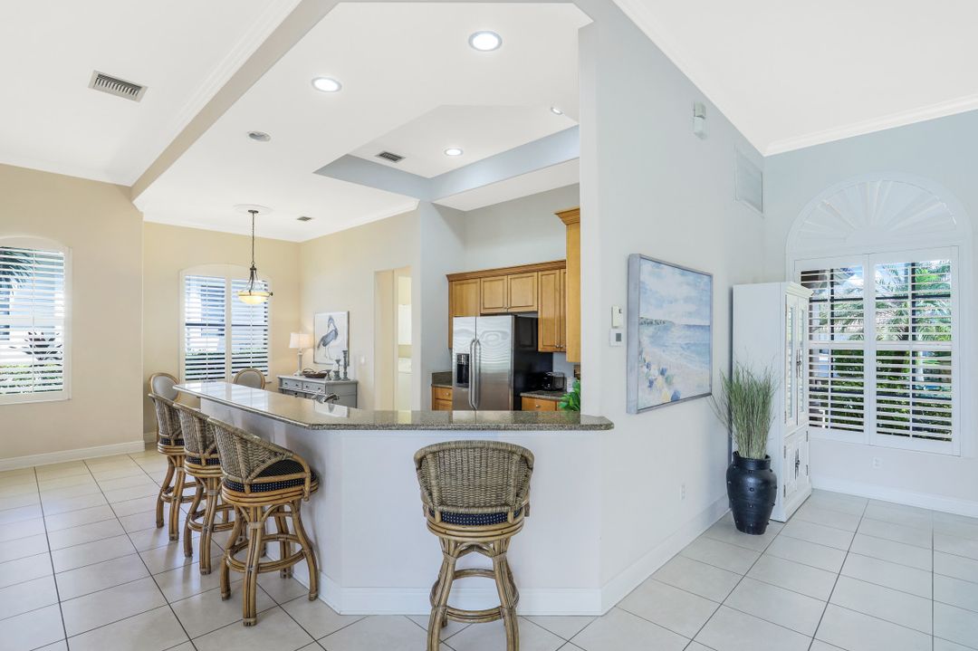 919 Tivoli Ct, Naples, FL 34104