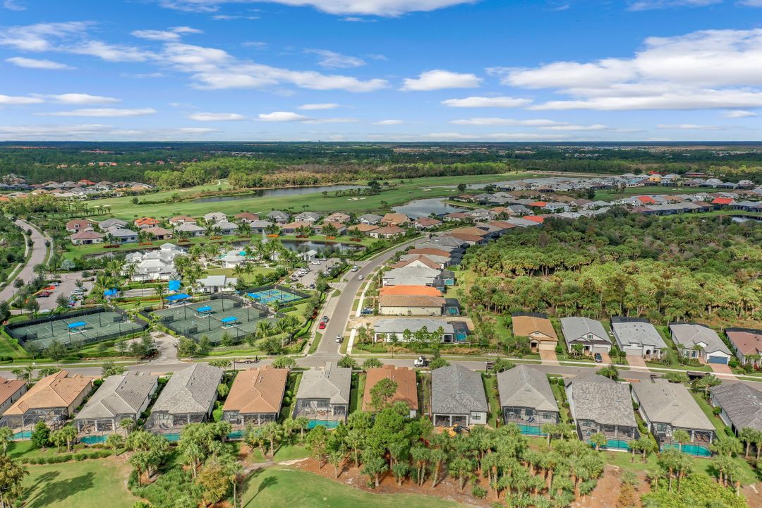 9350 Greyhawk Trl, Naples, FL 34120