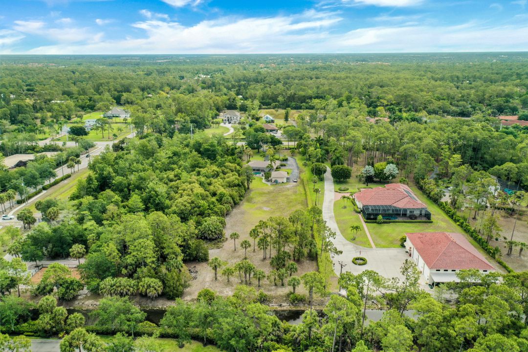 1941 Oakes Blvd, Naples, FL 34119