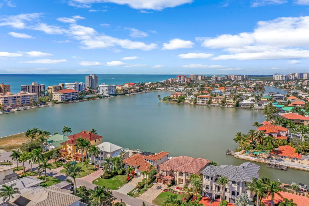 343 Oak Ave, Naples, FL 34108