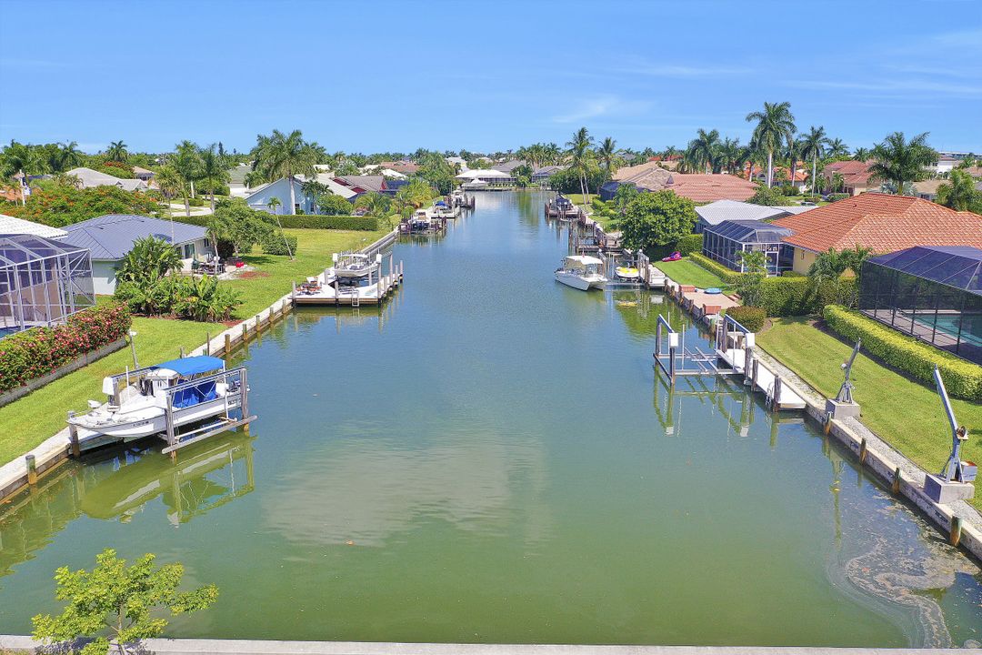 305 Grapewood Ct, Marco Island, FL 34145