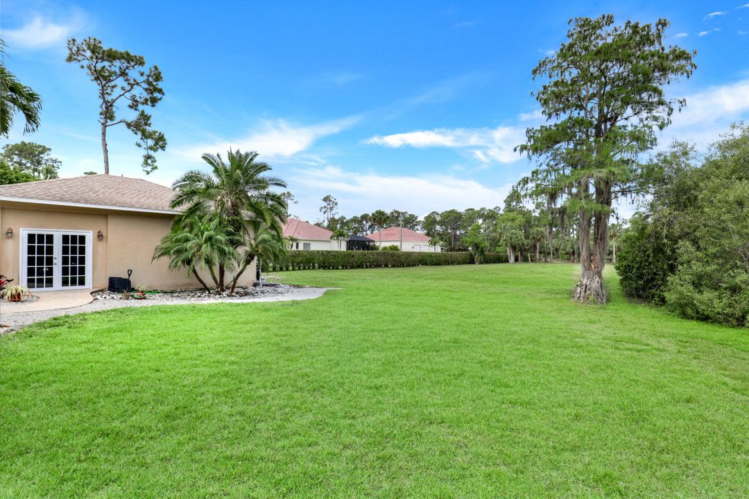 1941 Oakes Blvd, Naples, FL 34119