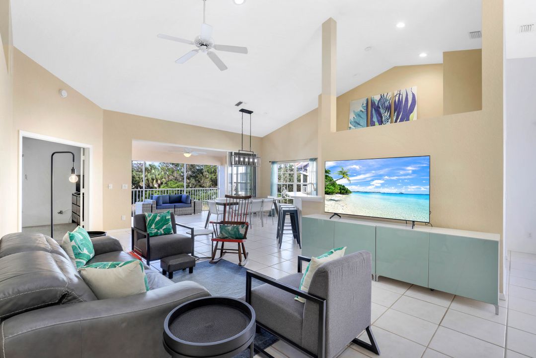 5360 Andover Dr  #202, Naples, FL 34110