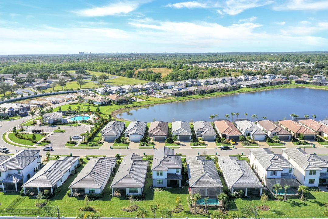 2236 Yellowfin Cir, Naples, FL 34114