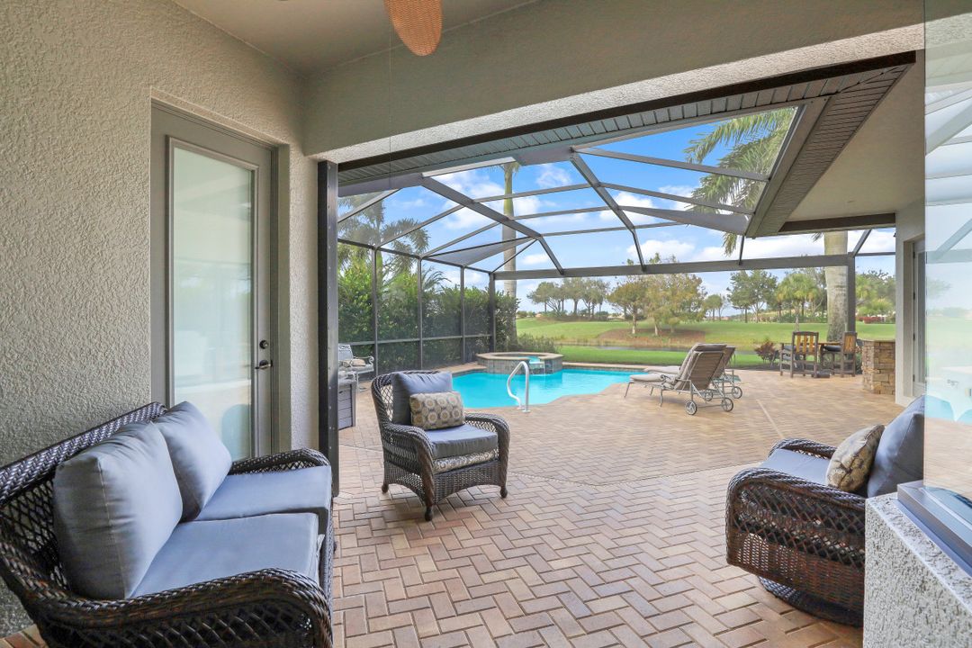 10153 Biscayne Bay Ln, Naples, FL 34120