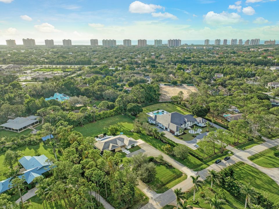 615 Carica Rd, Naples, FL 34108