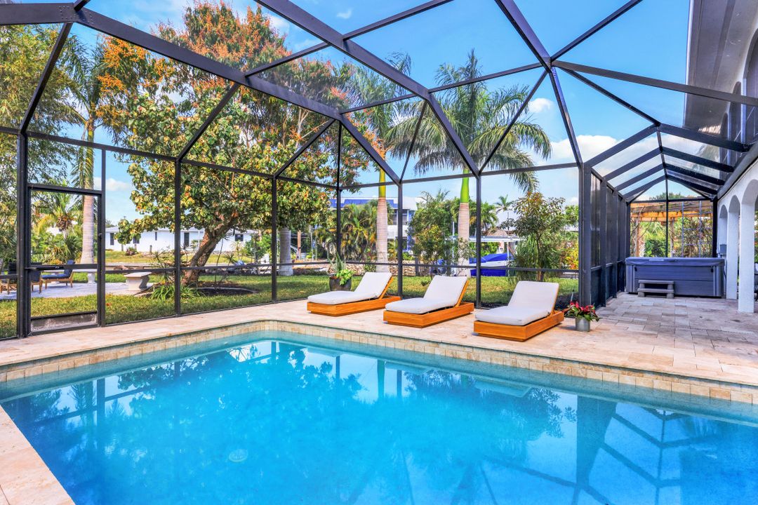 2631 Shoreview Dr, Naples, FL 34112