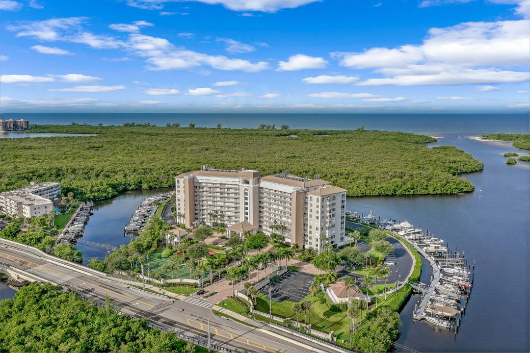 13105 Vanderbilt Dr #505, Naples, FL 34110