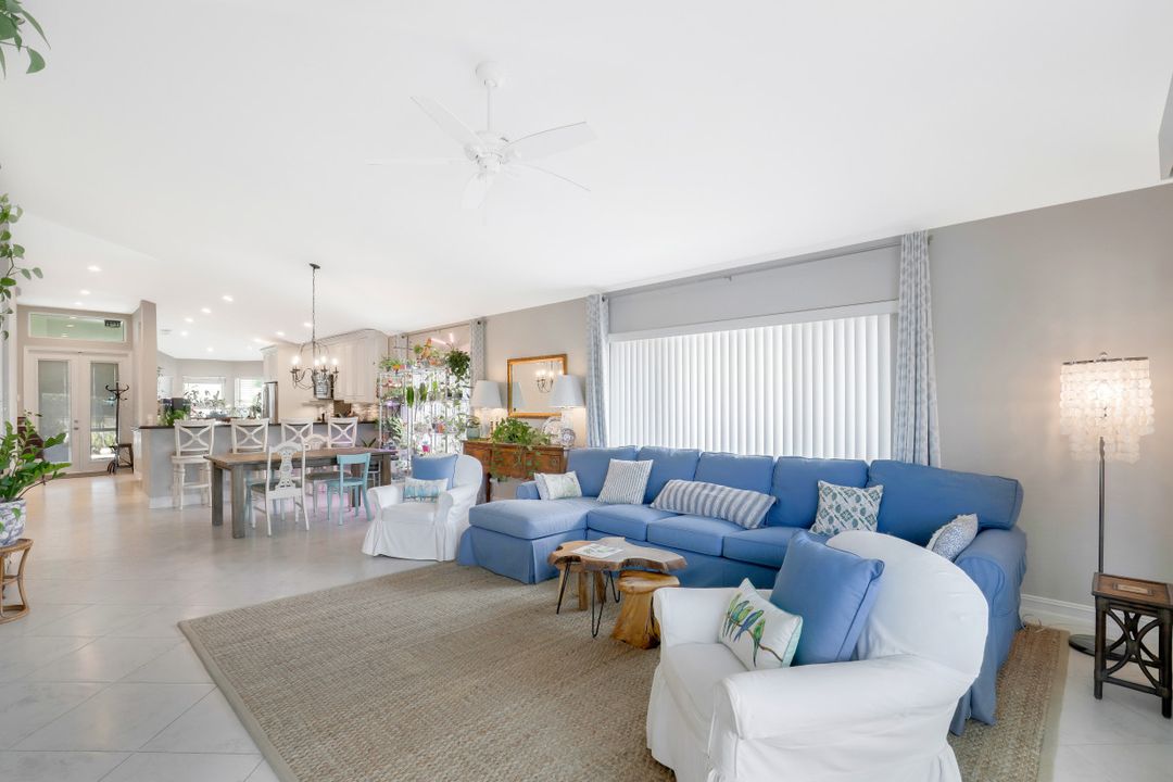 768 101st Ave N, Naples, FL 34108