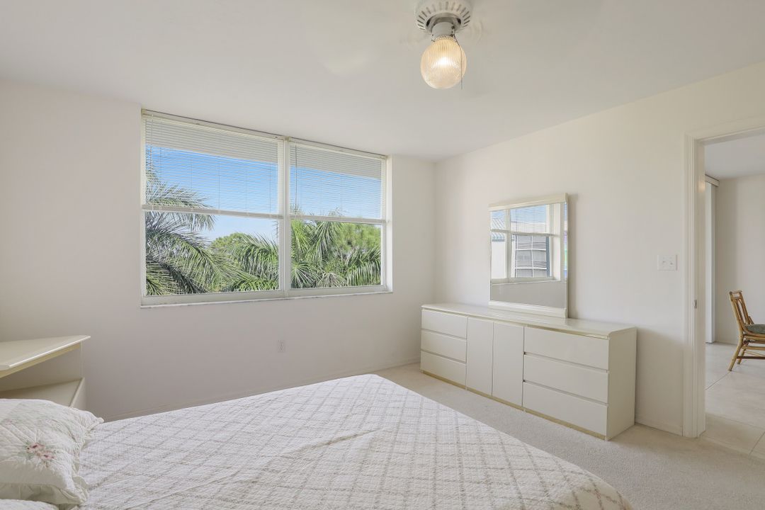 285 Naples Cove Dr #1604, Naples, FL 34110