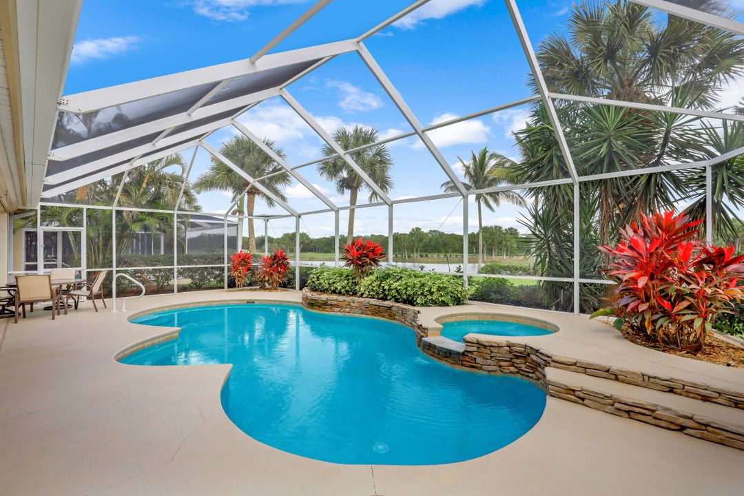 23181 Oakglen Ln, Bonita Springs, FL 34135