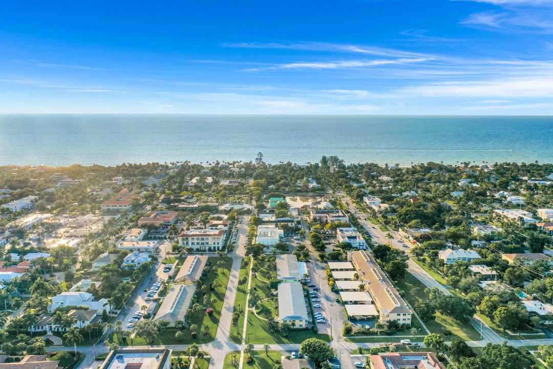 473 12th Ave S #B-9, Naples, FL 34102