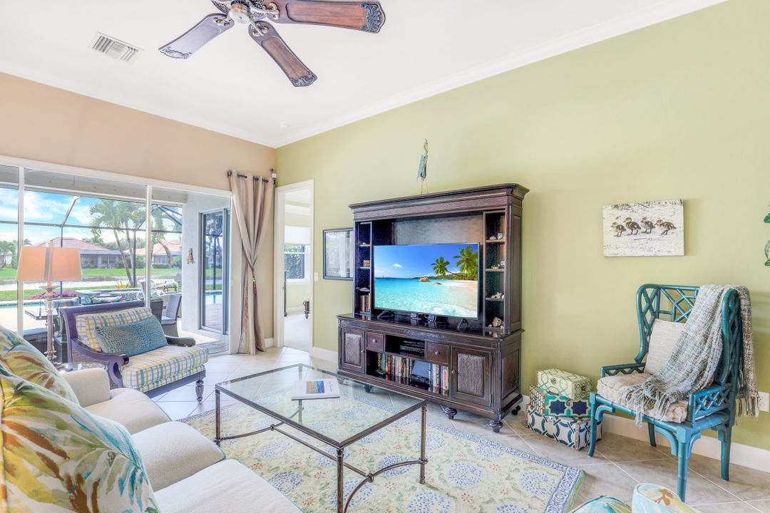 9463 Quarry Dr, Naples, FL 34120