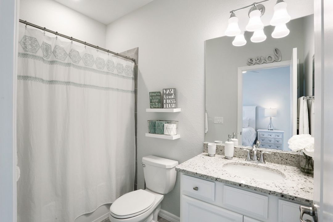 9385 Glenforest Dr, Naples, FL 34120