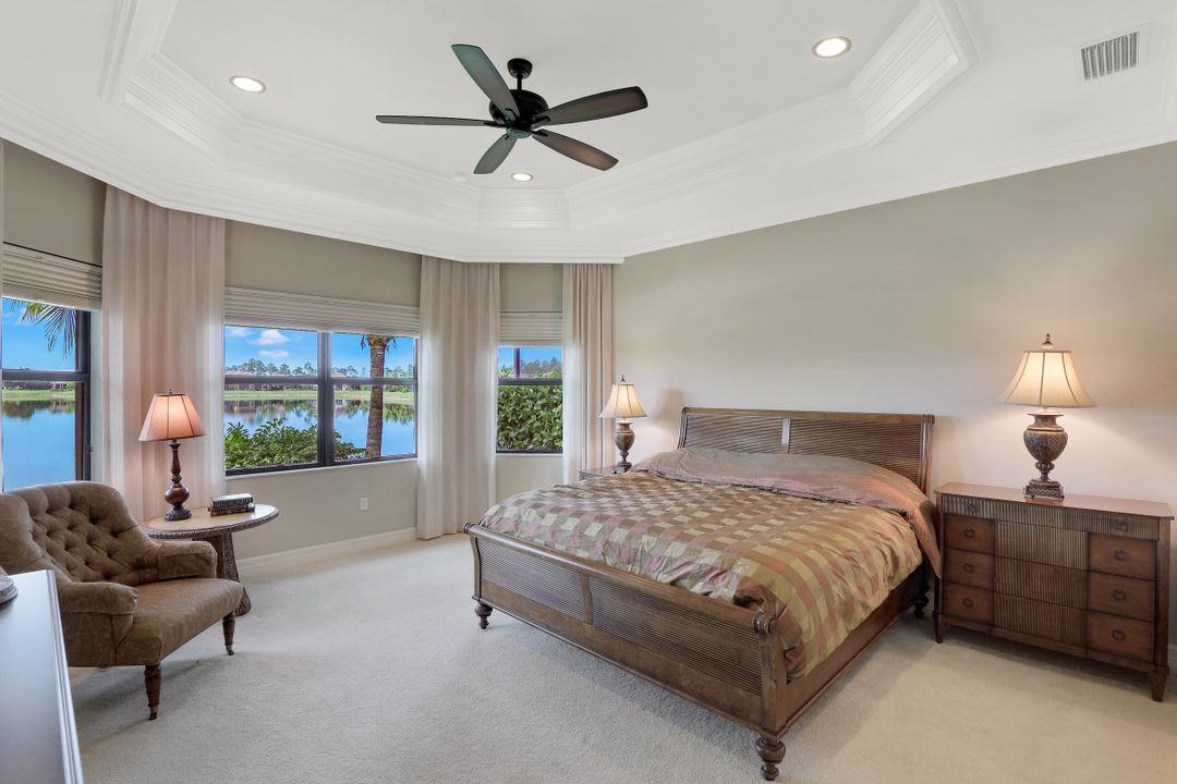 2915 Cinnamon Bay Cir, Naples, FL 34119