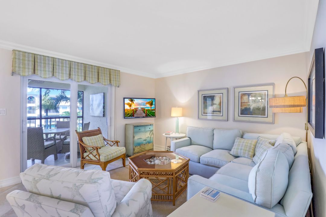3450 Gulf Shore Blvd N #313, Naples, FL 34103