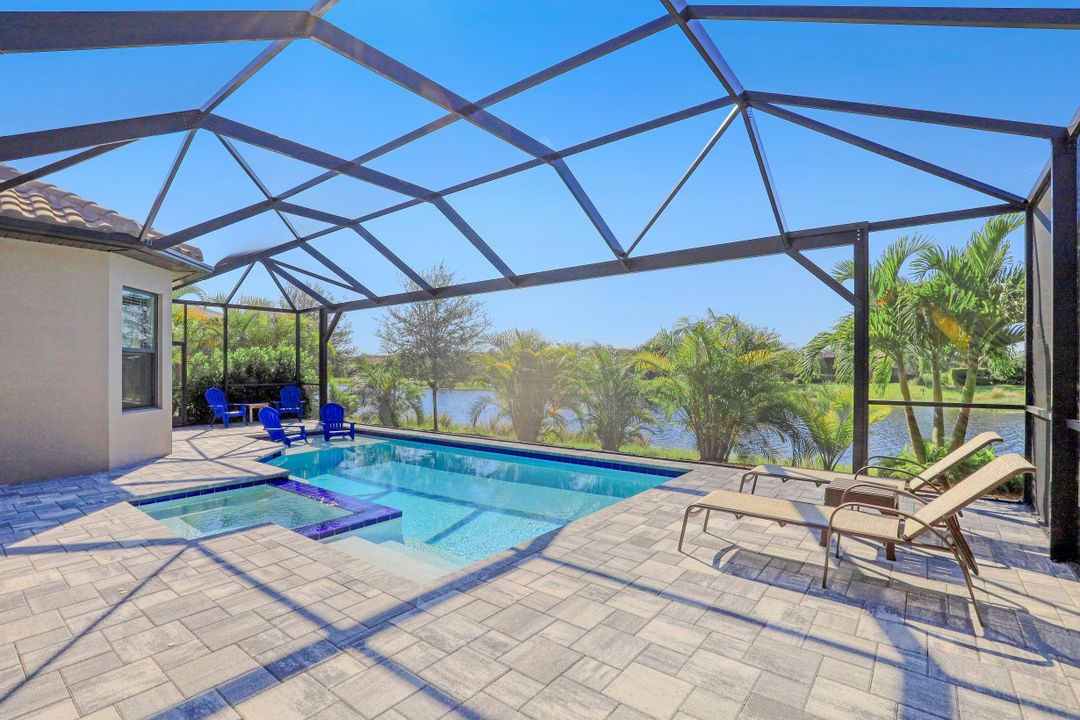 8427 Palacio Terrace S, Naples, FL 34114