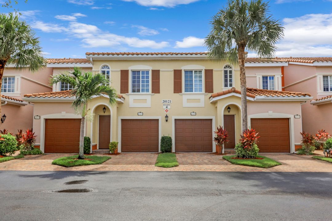 10017 Villagio Gardens Ln #207, Estero, FL 33928