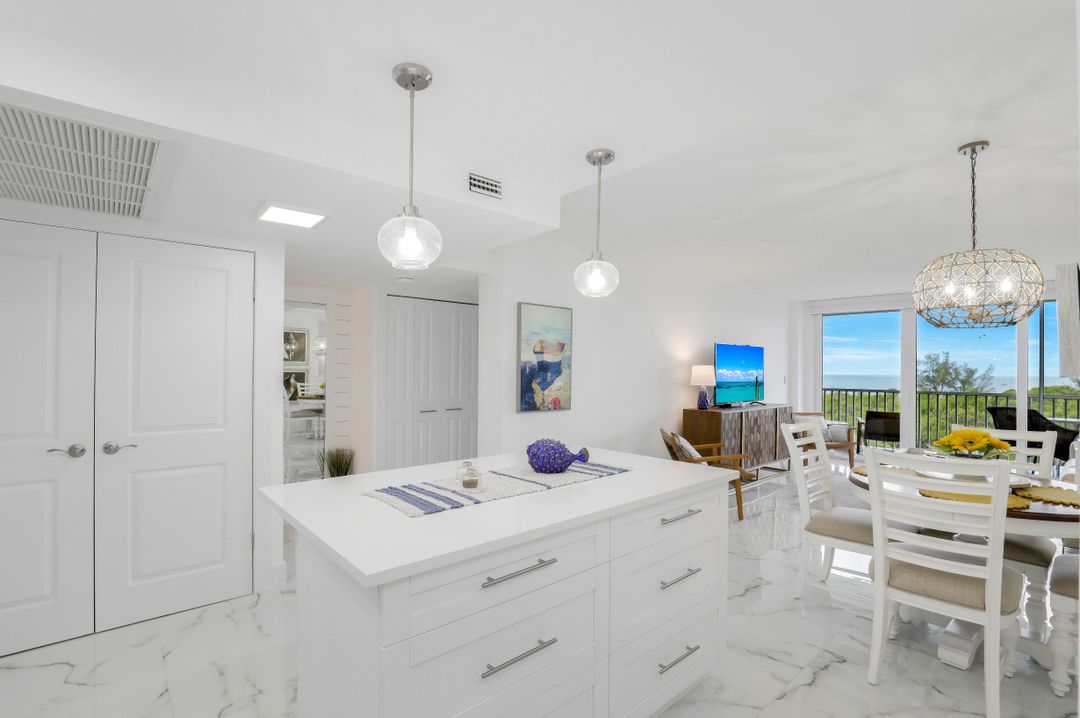 5 Bluebill Ave #606, Naples, FL 34108