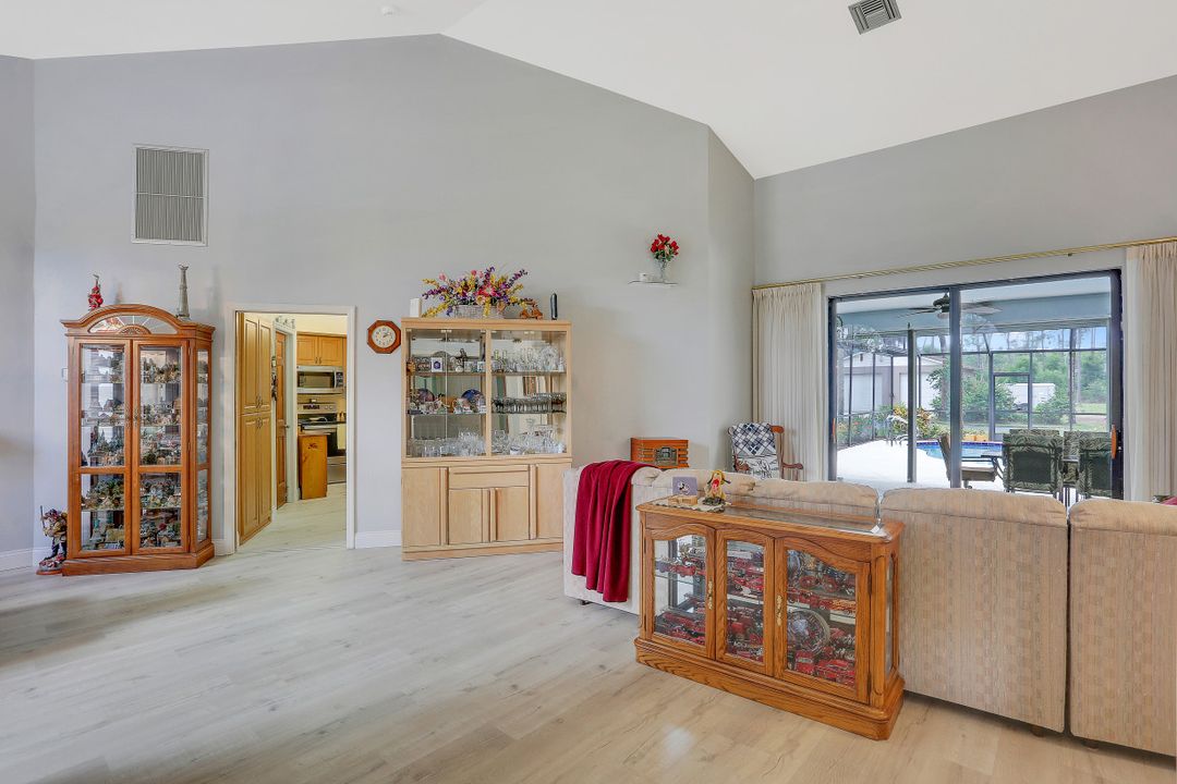 5980 Hidden Oaks Ln, Naples, FL 34119