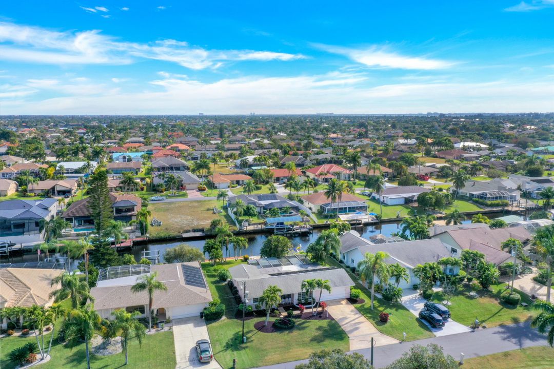 4933 SW 11th Ct, Cape Coral, FL 33914