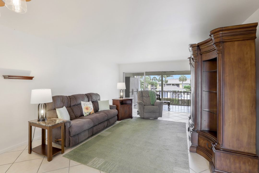 351 Charlemagne Blvd #A205, Naples, FL 34112