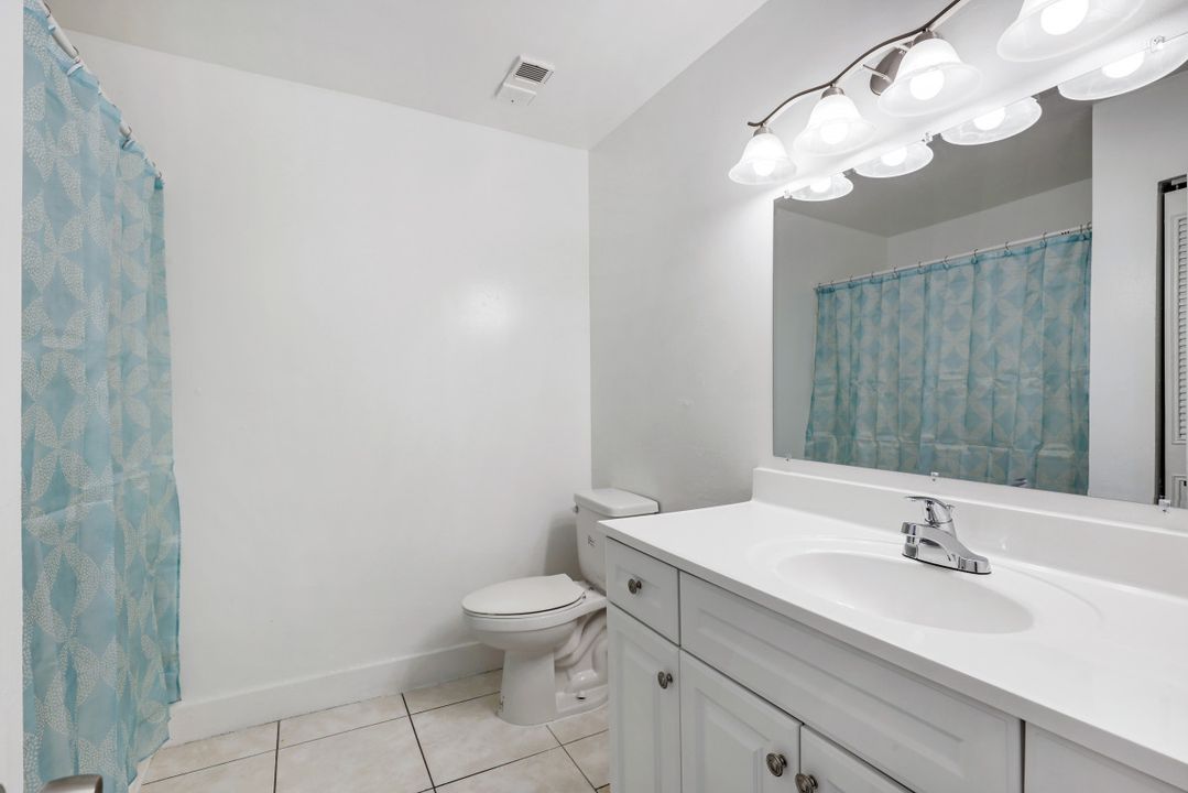 5860 Whiting Ct, Fort Myers, FL 33919