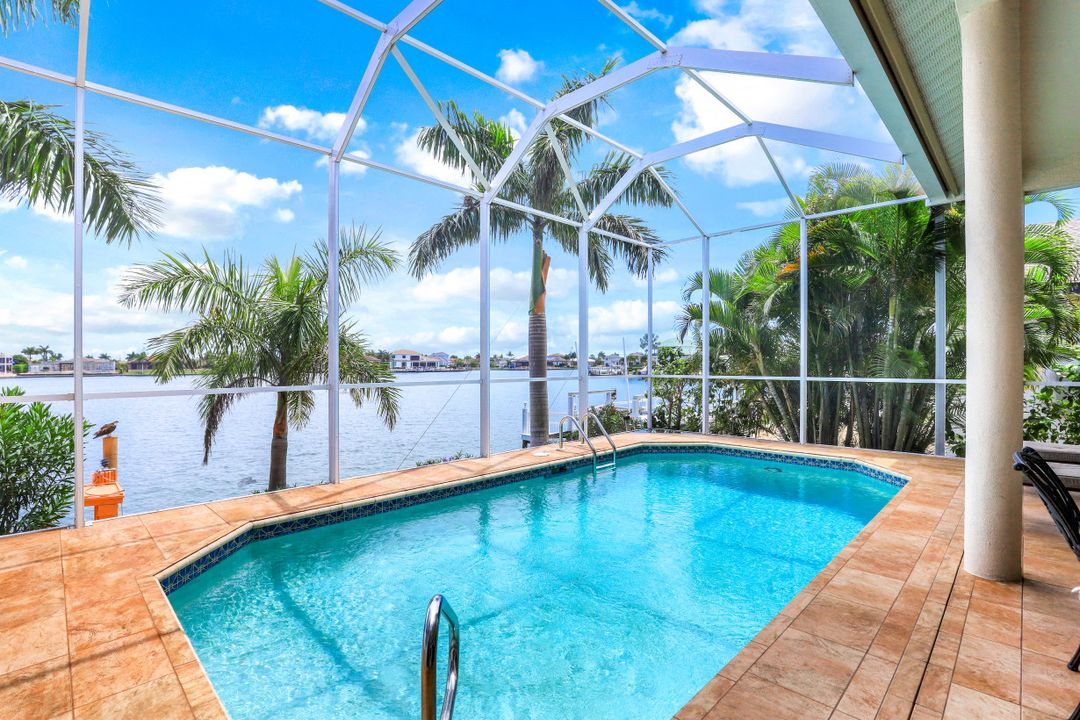 101 Landmark St, Marco Island, FL 34145