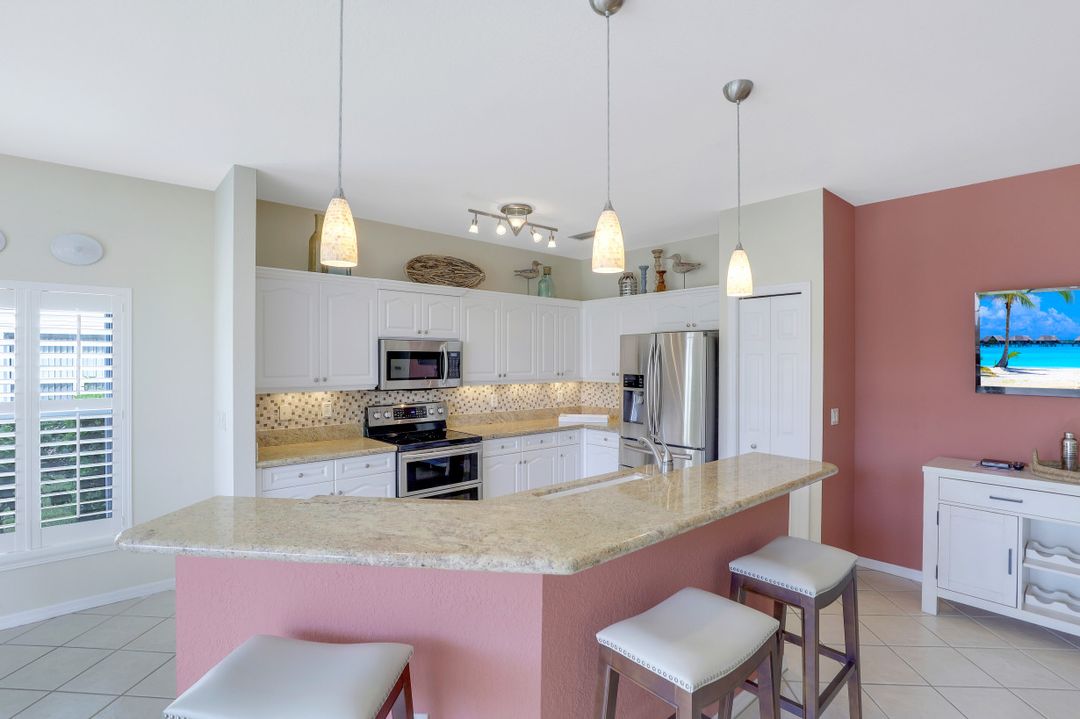 5230 Birmingham Dr #102, Naples, FL 34110