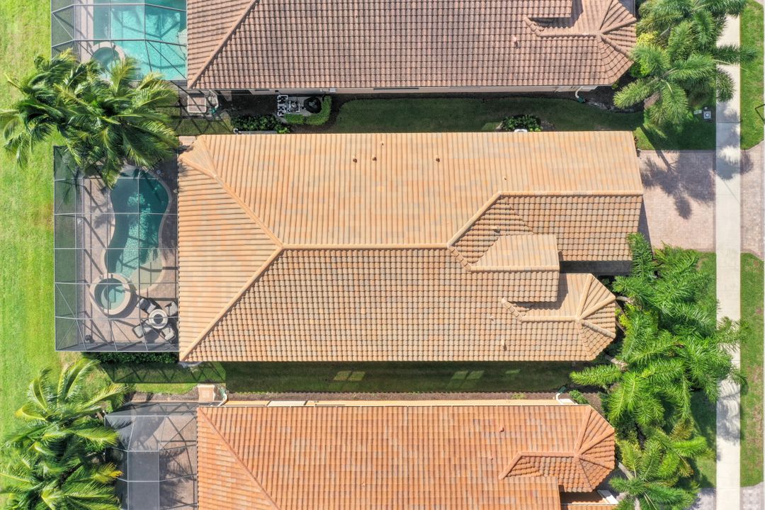 3370 Pacific Dr, Naples, FL 34119