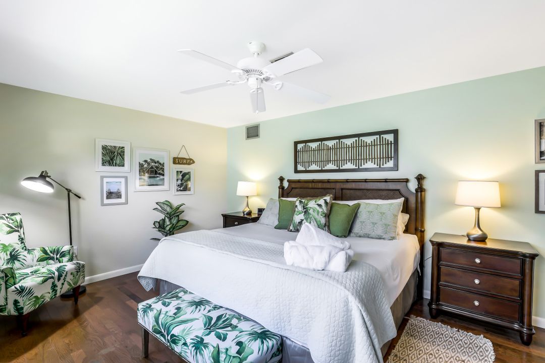 4459 Parrot Ave, Naples, FL 34104