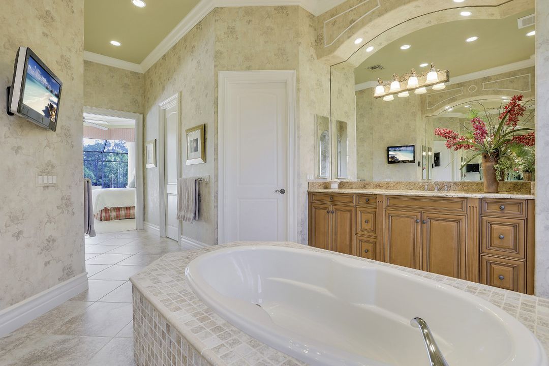 9301 Lakebend Preserve Ct, Estero, FL 34135