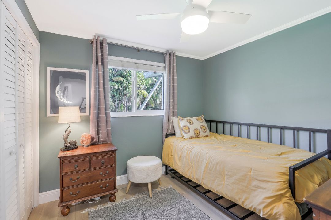 1091 22nd Ave N, Naples, FL 34103