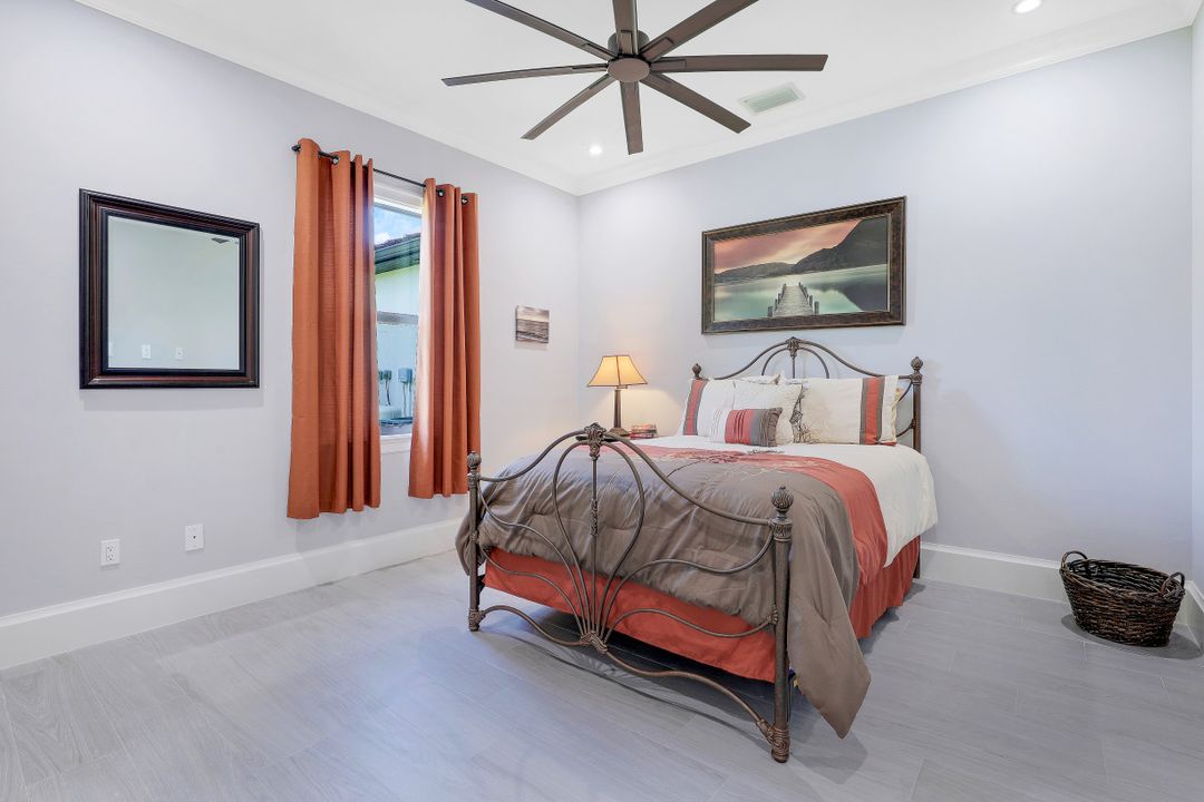 631 25th St SW, Naples, FL 34117