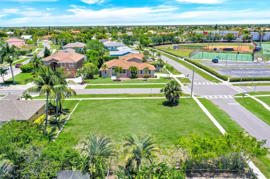 154 Kirkwood St, Marco Island, FL 34145