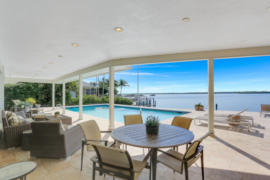 1028 W Inlet Dr, Marco Island, FL 34145