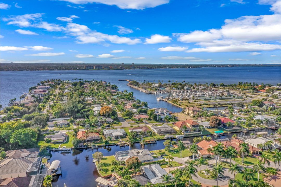 1144 Lincoln Ct, Cape Coral, FL 33904